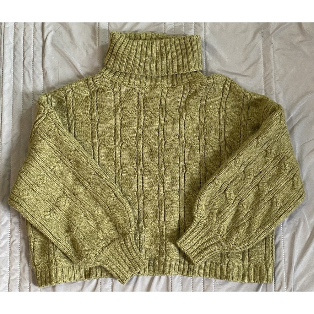 Truth Woman's Size Small Cropped‎ Cable Knit Turtleneck Sweater Green